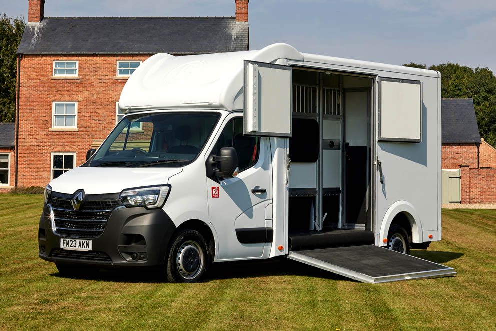 The ONE - One of the ultimate 3.5T horsebox models